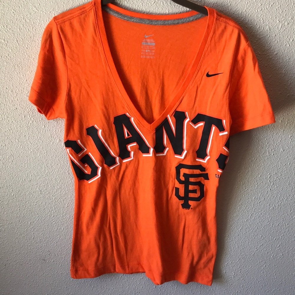 SF Giants V neck Tee Small